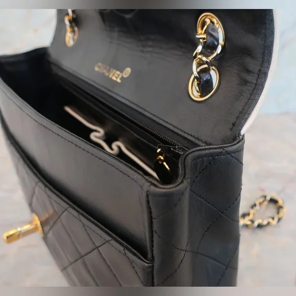 AUTHENTIC CHANEL single flap lambskin matelasse black shoulder bag 24k gold - Picture 15 of 16